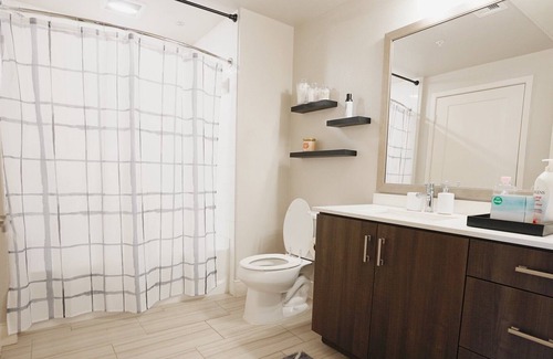 Warner Center Apartment | Beautiful 1 Bedroom Near Topanga Mall