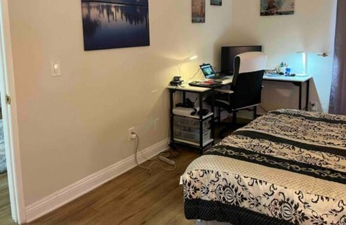 Warner Center Apartment | Beautiful 1-Bedroom in Gated Complex In heart Of Woodland Hills
