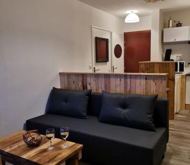 Hyeres City Centre House | Beautiful 1 bedroom with pool tennis and terrace - Dodo et Tartine