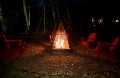 The Blue Mountains Ski Chalet | Beautiful 10Br Chalet Large Hot Tubs Firepit View