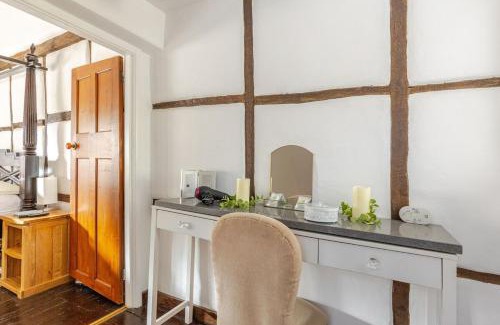 Marlow House | Beautiful 17th Century Cottage