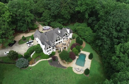 Milton House | Beautiful 19 acre Equestrian Farm in heart of Alpharetta, GA