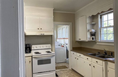 Sumter House | Beautiful 1930s brick home in historic district.