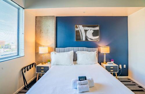 Evans Churchill Apartment | Beautiful 1BD - Central Downtown -Gym, Pool, Parking
