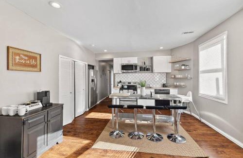 Near Northside Apartment | Beautiful 1Bedroom Apt - with Spacious Living Room