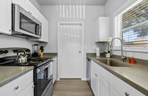 Milwood Apartment | Beautiful 1br by the Domain