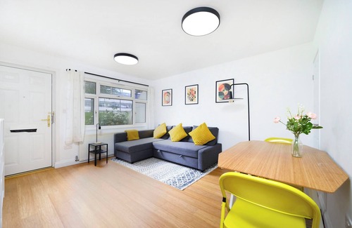 Broad Green Apartment | Beautiful 1BR Flat in The Heart of Croydon