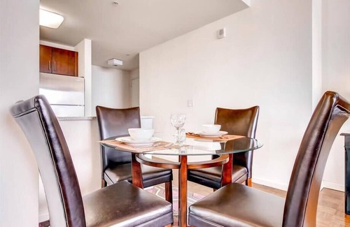 Hudson Exchange Apartment | Beautiful 1BR | Upscale Amenities | Full Kitchen | Jersey City | by GLS