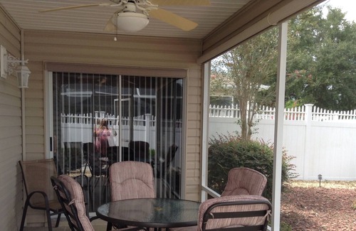 Duval Villa | Beautiful 2/2 Villa w/Golf Cart, BBQ Grill, & FREE WiFi!