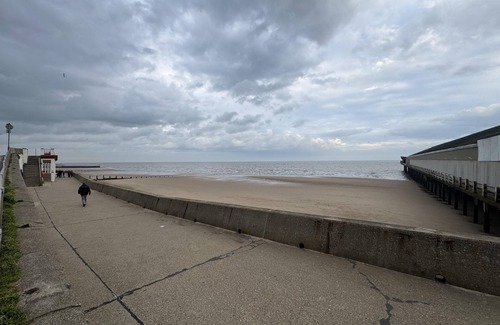 Walton on the Naze Apartment | Beautiful 2 Bed Apartment in Walton on the Naze