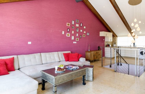 Neve Tzedek Hotel | Beautiful 2 BR penthouse on Neve Tzedek