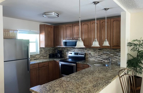 Bel Air Condo | BEAUTIFUL 2 BDRM IN LAUDERDALE-BY-THE-SEA JUST STEPS TO SAND, SUN AND FUN!