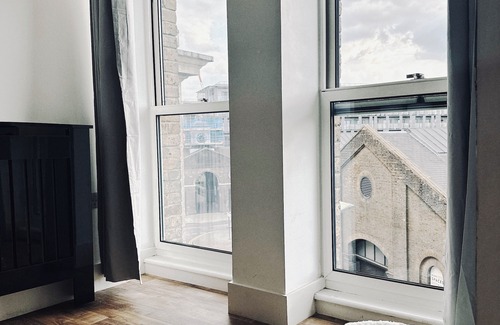 Woolwich Apartment | Beautiful 2-bed Apartment in London