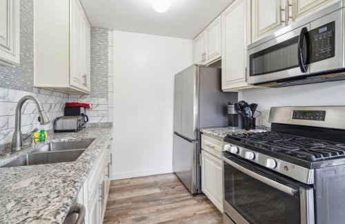 Carpinteria Apartment | Beautiful 2 Bed Beach Condo #203