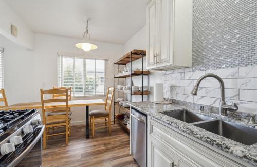 Carpinteria Apartment | Beautiful 2 Bed Beach Condo #203