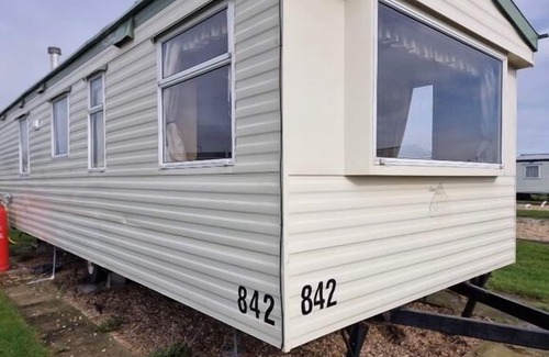 Ingoldmells Cabin | Beautiful 2-Bed caravan in ingoldmells
