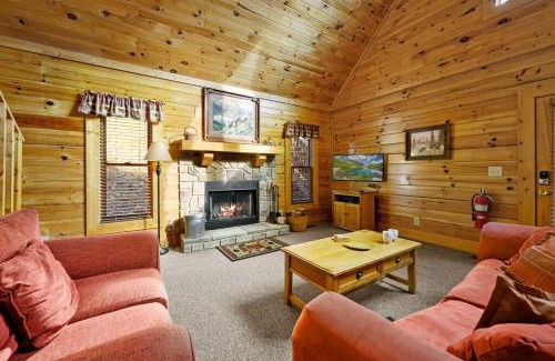 Sevierville House | Beautiful 2 Bed Cabin with Hot Tub and Resort Pool