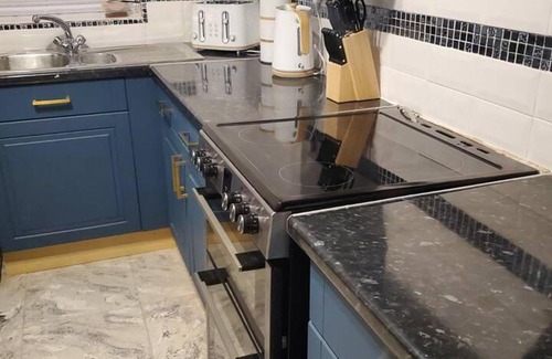 Bridgend House | Beautiful 2-bed House in Bridgend