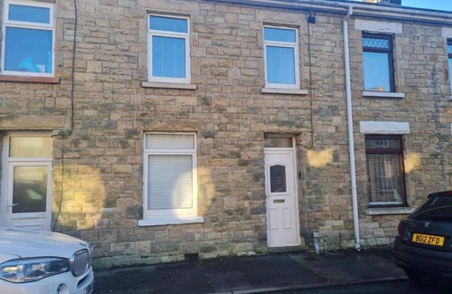Bridgend House | Beautiful 2-bed House in Bridgend