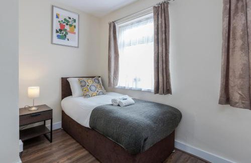 Barking House | Beautiful 2-Bed House in quiet cul-de-sac
