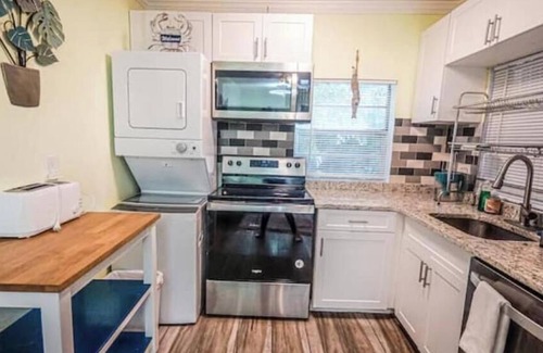 Crescent Heights Apartment | Beautiful 2 bed/one bed Apt close to downtown