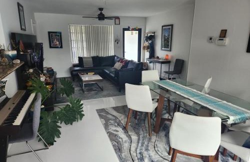 Coral Ridge Isles House | Beautiful 2-bed Suite with Heated Pool near beach