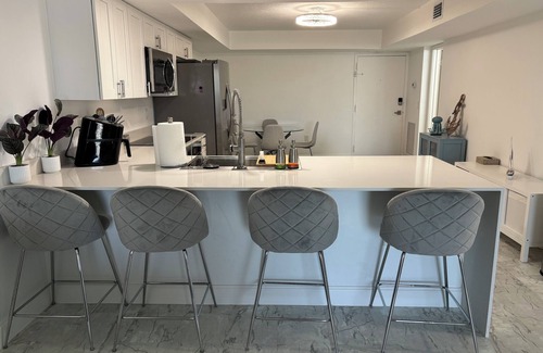 Maximo Condo | Beautiful 2-bedroom condo with Marina View
