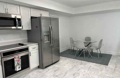 Maximo Condo | Beautiful 2-bedroom condo with Marina View