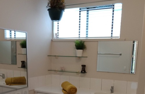 Oatley Apartment | Beautiful 2 bedroom apartment in the chic suburb of Mortdale close to Hurstville