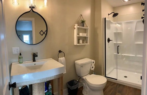 Town of Kirkland Apartment | Beautiful 2 bedroom apartment, minutes from Hamilton College