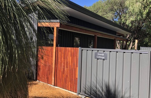 Dunsborough Cottage | Beautiful 2 bedroom private cottage 3 minute walk to Dunsborough town.