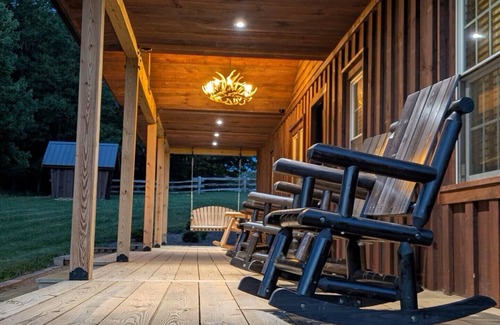 Sparta Cabin | Beautiful 2-bedroom cabin near Sparta and the Blue Ridge Parkway