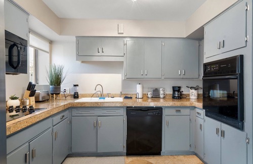 Alhambra Condo | Beautiful 2 Bedroom Condo Designed for Comfort