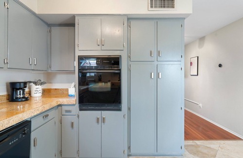 Alhambra Condo | Beautiful 2 Bedroom Condo Designed for Comfort