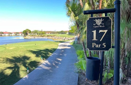 Naples Apartment | Beautiful 2 bedroom condo w/Golf Membership Included