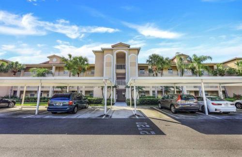 Naples Apartment | Beautiful 2 bedroom condo w/Golf Membership Included