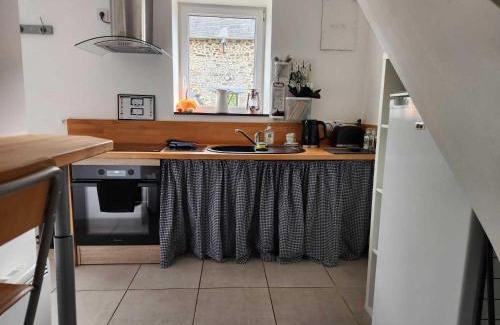 Montenay House | Beautiful 2-Bedroom Gîte in Montenay