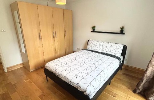 St. Mark's Apartment | Beautiful 2 bedroom garden flat