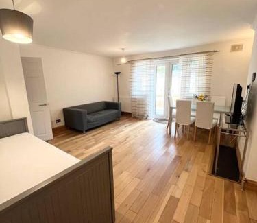 St. Mark's Apartment | Beautiful 2 bedroom garden flat w/free parking