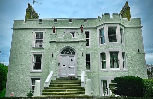 Eyemouth Apartment | Beautiful 2 bedroom Castle Property near coastal village of Coldingham