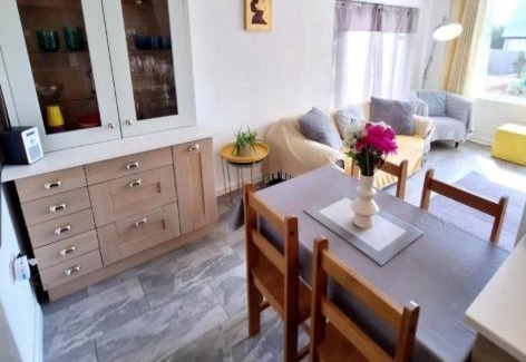 Narberth Apartment | Beautiful 2 bedroom annexe in popular town location