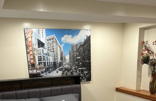 Wrigleyville Apartment | Beautiful 2 Bedroom Next To Wrigley Field!