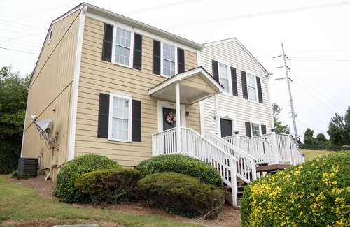 Marietta House | Beautiful 2 Bedroom Townhouse in Marietta