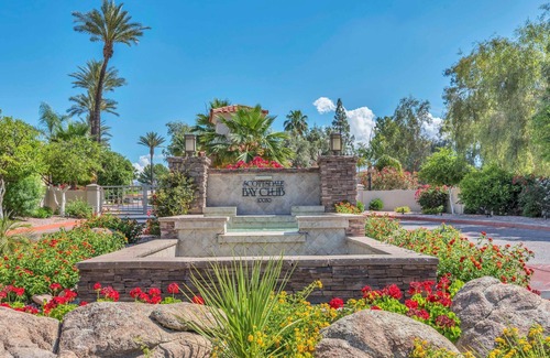 Scottsdale Ranch Condo | Beautiful, 2 Bedroom Lake Front Condo in The Scottsdale Bay Club