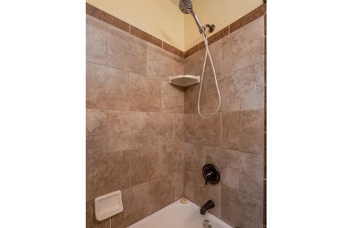 Tuscaloosa Cottage | Beautiful 2 bedroom Cottage minutes from UA!
