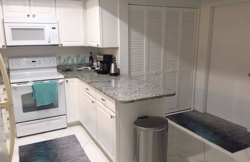 Sarasota Villa | Beautiful 2 Bedroom Villa in Sarasota, near Siesta Key Beaches