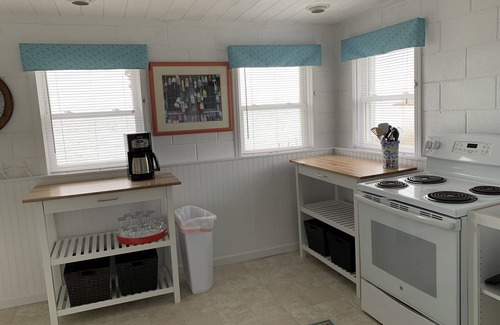 Newport Cottage | Beautiful 2bdrm Waterfront Cottage on Bogue Sound.