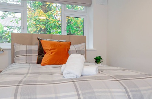 Purley Apartment | Beautiful 2bed Apartment with Parking in Purley