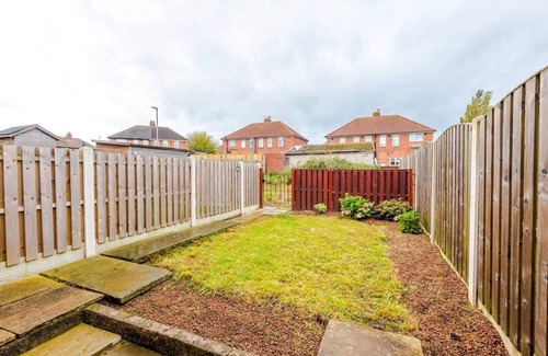 Stanley House | Beautiful 2bed House Near Pinderfield Hospital