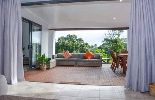 Arorangi House | Beautiful 2Bedroom Private Villa located Inland Close to Beach, Sunset Side Pool